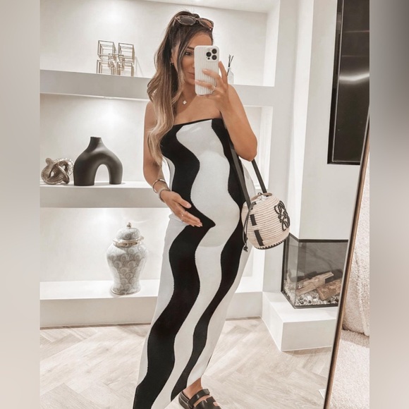 NA-KD Wavy Striped Knitted Maxi Dress - Picture 11 of 17